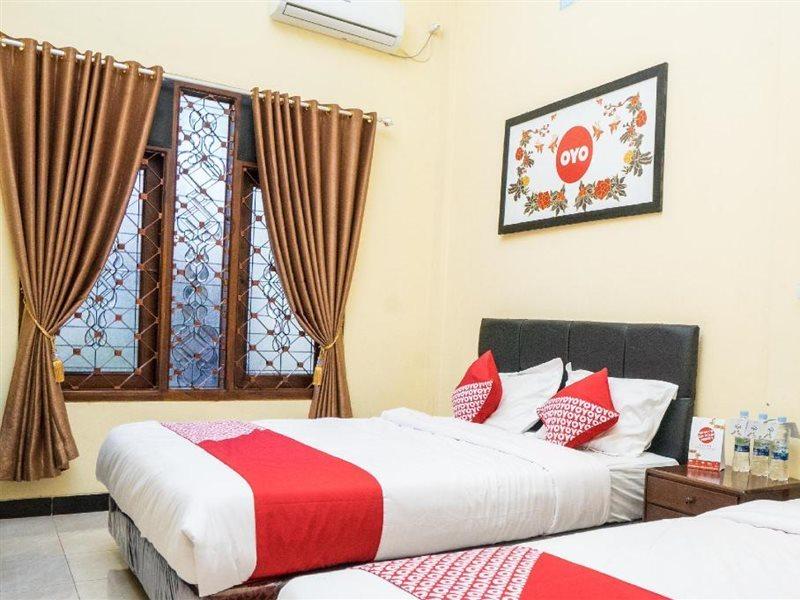 Hotel Oyo 643 Al Thalib 8 Syariah Malang Zewnętrze zdjęcie