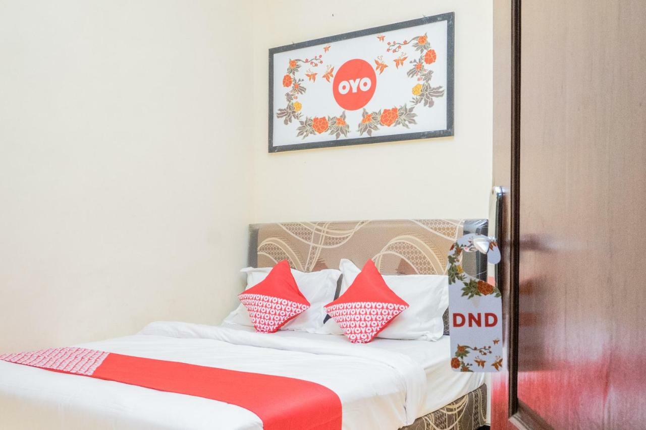 Hotel Oyo 643 Al Thalib 8 Syariah Malang Zewnętrze zdjęcie
