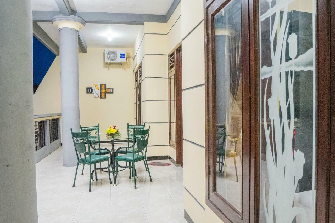 Hotel Oyo 643 Al Thalib 8 Syariah Malang Zewnętrze zdjęcie