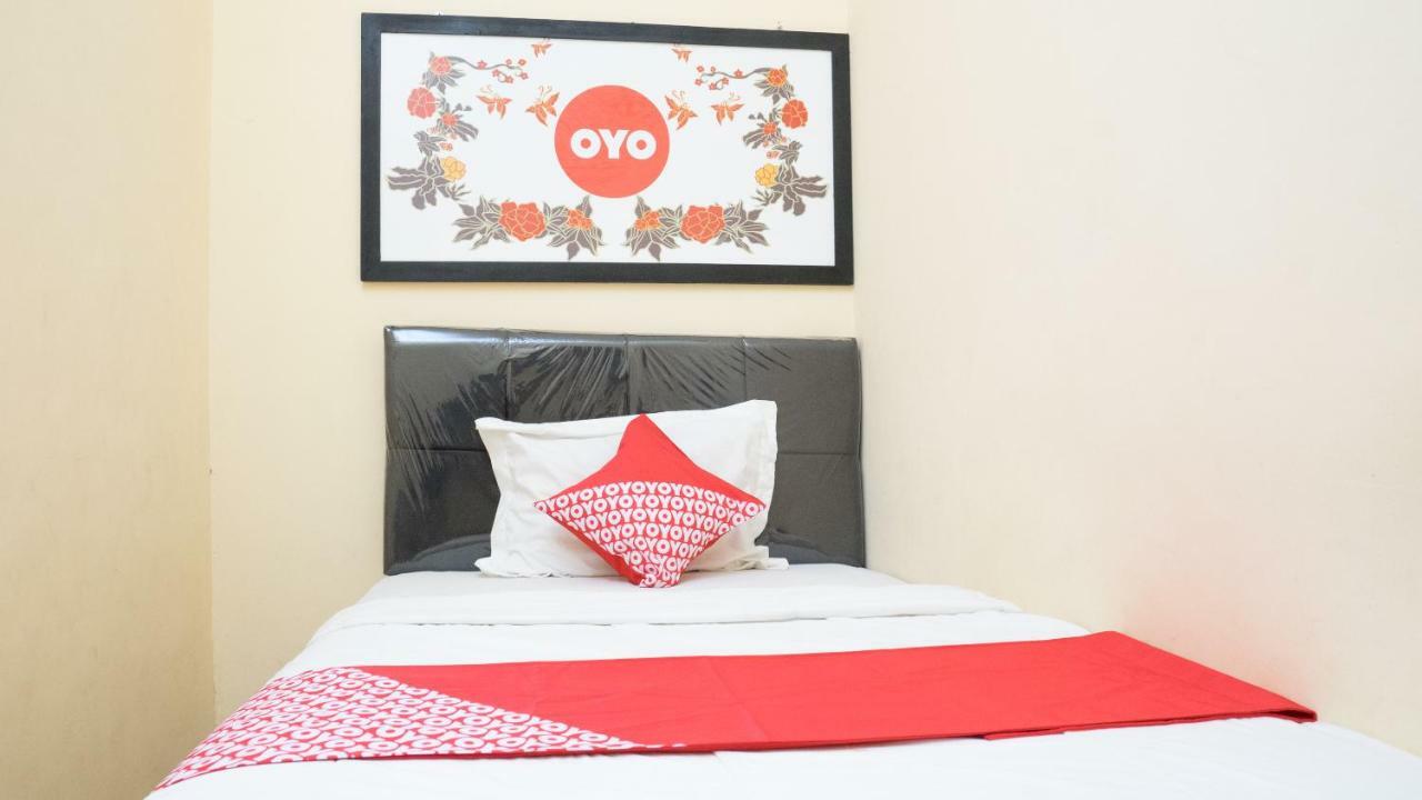 Hotel Oyo 643 Al Thalib 8 Syariah Malang Zewnętrze zdjęcie