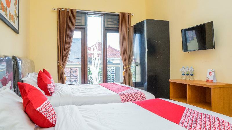 Hotel Oyo 643 Al Thalib 8 Syariah Malang Zewnętrze zdjęcie